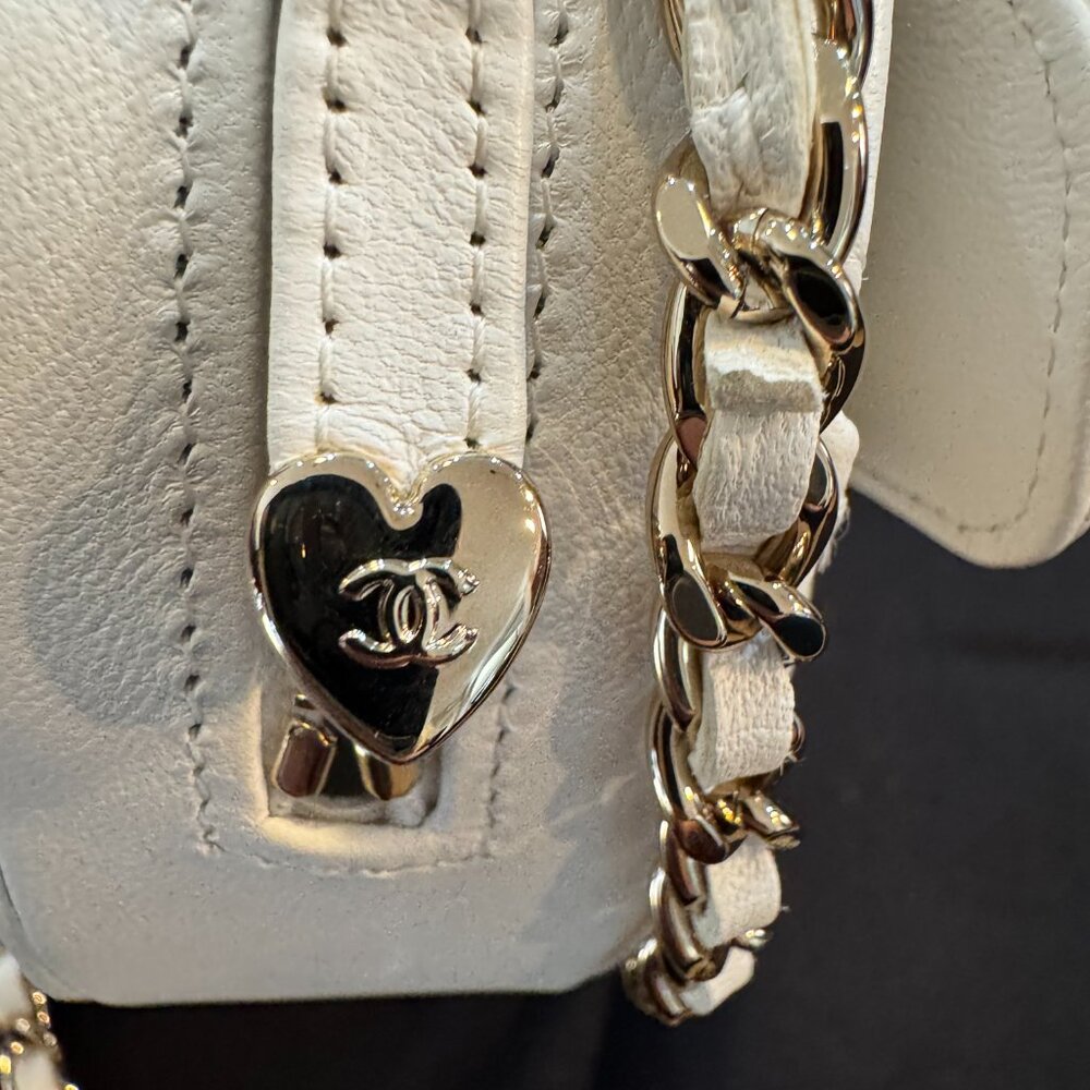 Chanel Lambskin Quilted CC In Love Heart Clutch With White Chain - Picture 16 of 16